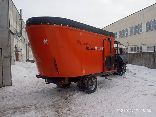 Кормосмеситель вертикальный КС-1300
