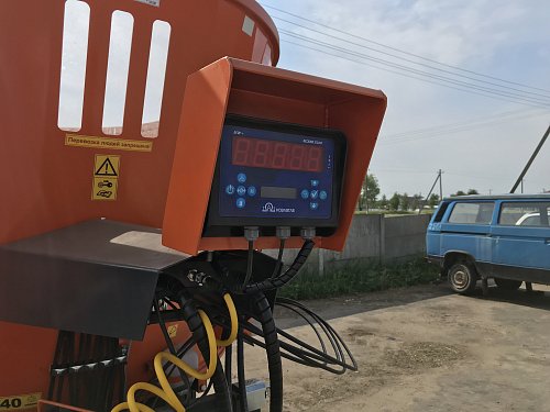 Кормосмеситель вертикальный КС-1100