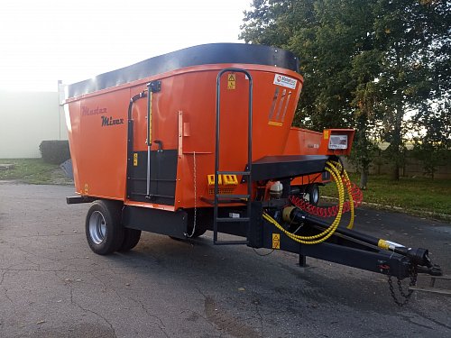 Кормосмеситель вертикальный КС-1300